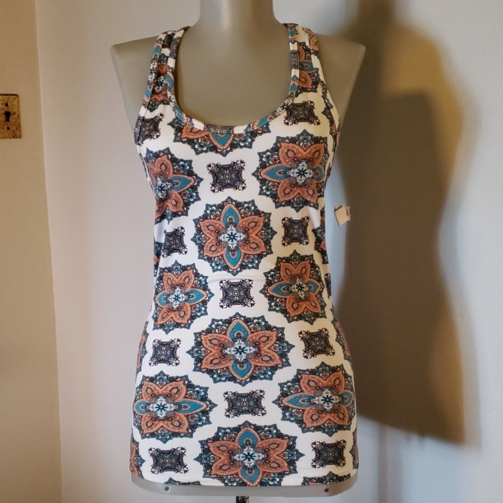 Rue 21 tank sz M - Picture 1 of 3